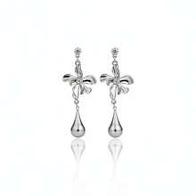 Load image into Gallery viewer, [fromis_9 Chaeyoung Earrings] Hydro Flower Earrings