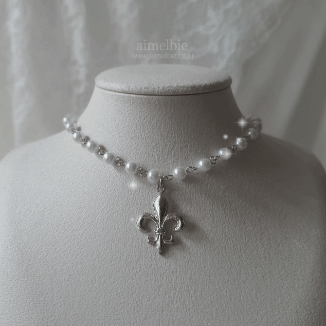Fleur De Lis Pearl Choker - Silver