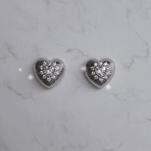 Load image into Gallery viewer, [NMIXX Kyujin Earrings] Supernova Heart Earrings - Silver Color
