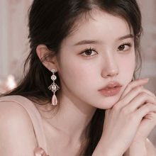 Load image into Gallery viewer, Princess Charming Earrings (fromis_9 Hayoung Earrings)