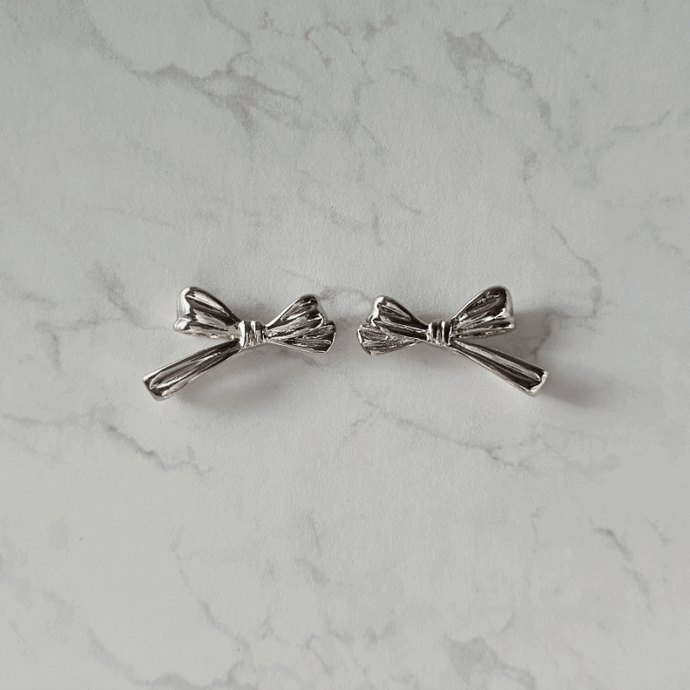 Dalia Ribbon Earrings - Silver Color