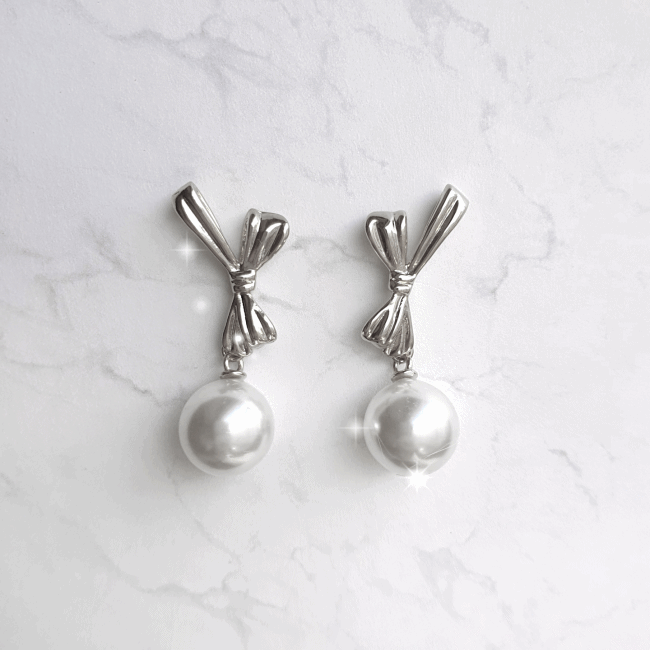 [Red Velvet Seulgi Earrings] Dalia Ribbon and Pearl Earrings - Silver Color