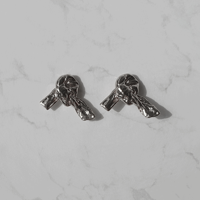 [Aespa Giselle, NMIXX Haewon Earrings] Vintage Knot Earrings - Silver