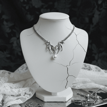 Load image into Gallery viewer, [I-DLE Shuhua Necklace] Love Goth Bat Chain Collarbone Necklace