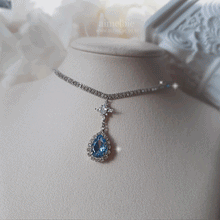 Load image into Gallery viewer, Romantic Queen Rhinestone Choker Necklace - Light Sapphire