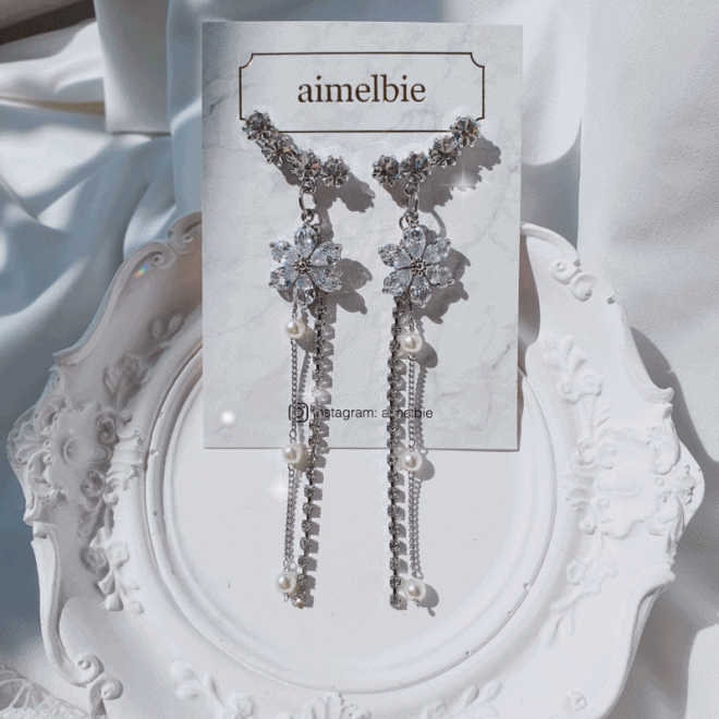 [IU Earrings] Daisy Wing Earrings - Longdrop (Silver ver.)