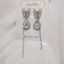 Load image into Gallery viewer, [Redvelvet Wendy Earrings] Rainbow Crystal Butterfly Earrings