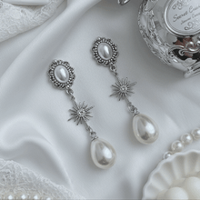 Load image into Gallery viewer, [IU, Kim Sejeong Earrings] Minerva Earrings - Silver version