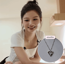 Load image into Gallery viewer, [NMIXX Sullyoon Necklace] Melting Metalic Heart Semi Choker Necklace