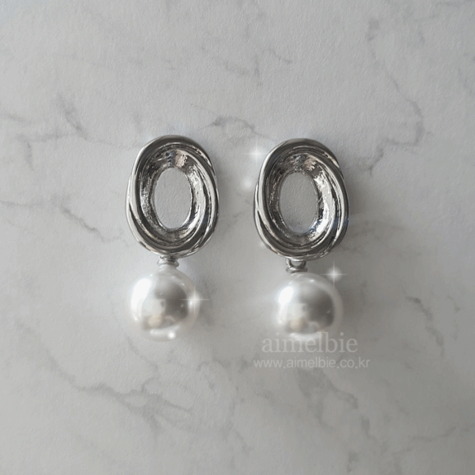Vintage Oval Ring and Pearl Earrings - Silver