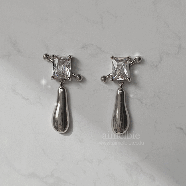 IU, BABYMONSTER Chiquita Earrings] Urban Metal drop earrings