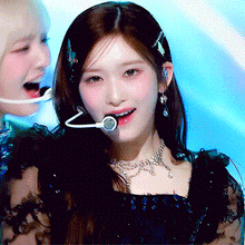 Load image into Gallery viewer, [IVE Leeseo, Kim Sejeong Earrings] The Angel Wings Earrings