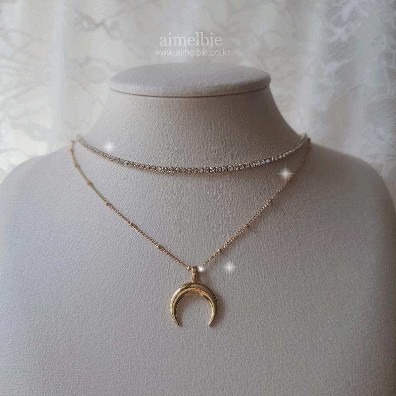 【Moon☪︎⋆】 NMIXX Kyujin Necklace] Upside Down Crescent Moon Rhinestone Choker