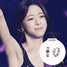 Load image into Gallery viewer, [ITZY Yuna Earrings] Eternal Love Huggies Earrings