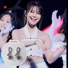 Load image into Gallery viewer, [fromis_9 Jiheon Earrings] Daily Ribbon and Modern Heart Earrings - Silver Color