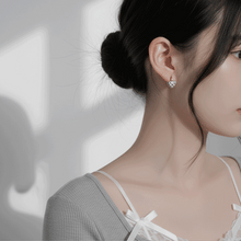 Load image into Gallery viewer, [NMIXX Kyujin Earrings] Petit Check Pattern Heart Huggies Earrings - Silver Color