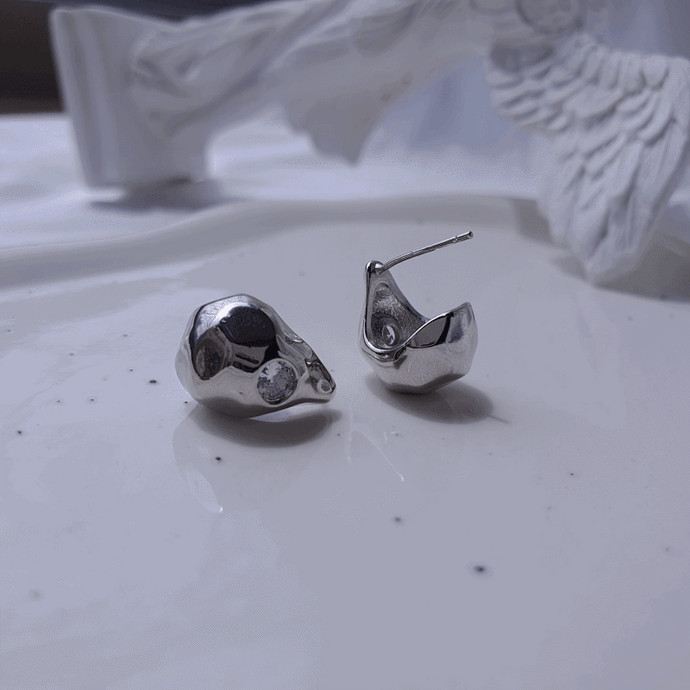 [VIVIZ Sinb Earrings] Meteor Pebble Earrings - Silver Color