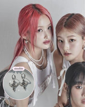 Load image into Gallery viewer, Baby Angel Huggies Earrings - Silver ver. (KISS OF LIFE Belle, H1-Key Hwiseo Earrings)