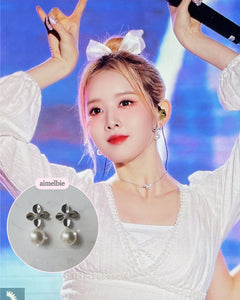 [IVE Leeseo, STAYC Sieun Earrings] Botanic Flower and Pearl Earrings - Silver