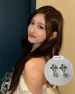 [IVE Leeseo, STAYC Sieun Earrings] Botanic Flower and Pearl Earrings - Silver