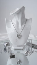 Load image into Gallery viewer, [NMIXX Sullyoon Necklace] Melting Metalic Heart Semi Choker Necklace