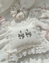 Load image into Gallery viewer, [Hearts2Hearts Ana Earrings] Adorable Ribbon Huggies Earrings - Silver