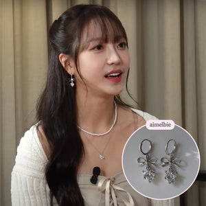 [IU Earrings] Dainty Heart Crystal and Ribbon Huggies Earrings - Silver Color