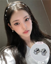 Load image into Gallery viewer, [Hearts2Hearts Ian Earrings] Diamond Ring Huggies Earrings - Silver Color
