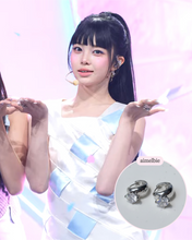 Load image into Gallery viewer, [Hearts2Hearts Ian Earrings] Diamond Ring Huggies Earrings - Silver Color