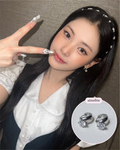 Load image into Gallery viewer, [Hearts2Hearts Ian Earrings] Diamond Ring Huggies Earrings - Silver Color