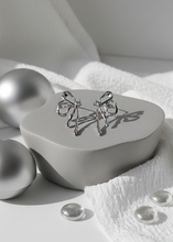 Load image into Gallery viewer, [Aespa Winter, NingNing Earrings] Metalic Liquid Ribbon Earrings - Silver Color