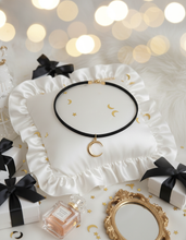 Load image into Gallery viewer, Crescent Moon Choker - Gold ver. [Penthouse 3 Hanjihyun(Joo Suk kyung) Choker]
