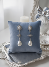 Load image into Gallery viewer, [IU, Kim Sejeong Earrings] Minerva Earrings - Silver version