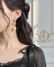 Load image into Gallery viewer, [IVE Wonyoung Earrings] Minerva Earrings - Gold Color