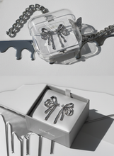 Load image into Gallery viewer, [Aespa Winter, NingNing Earrings] Metalic Liquid Ribbon Earrings - Silver Color