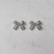 Load image into Gallery viewer, [IVE Leeseo Necklace] Delicate Bow Earrings - Silver Color