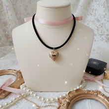 Load image into Gallery viewer, [Suzy from 'Doona!', IVE Yujin choker] Vintage Heart Locket Choker