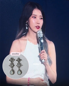 [IU Earrings] Flower Queen Earrings - White Opal Color