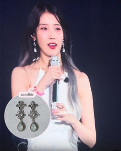 [IU Earrings] Flower Queen Earrings - White Opal Color