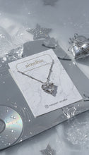 Load image into Gallery viewer, [NMIXX Sullyoon Necklace] Melting Metalic Heart Semi Choker Necklace