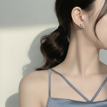 Load image into Gallery viewer, [NMIXX Kyujin Earrings] Urban Bandage Shaped Earrings - Silver Color