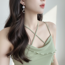 Load image into Gallery viewer, [IU Earrings] Lunar Leaves Earrings