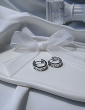 Load image into Gallery viewer, [ITZY Yuna Earrings] Eternal Love Huggies Earrings