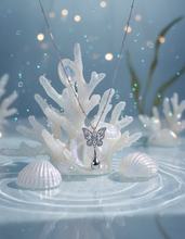 Load image into Gallery viewer, [NMIXX Haewon Necklace] Metalic Dewdrop Butterfly Necklace
