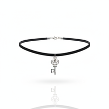 Load image into Gallery viewer, [IVE Wonyoung Necklace] Silver Heart Key Choker
