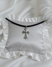 Load image into Gallery viewer, Gothic Silver Cross Choker (SNSD Taeyeon, (G)I-DLE Shuhua Necklace)