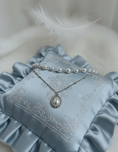 Load image into Gallery viewer, Elegant Layered Pearl Choker Necklace - Silver ver.