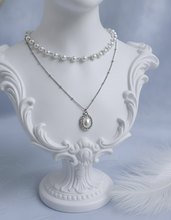 Load image into Gallery viewer, Elegant Layered Pearl Choker Necklace - Silver ver.