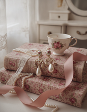 Load image into Gallery viewer, Vintage Rose Garden Earrings - Chandelier Version (fromis_9 Jisun Earrings)