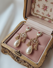Load image into Gallery viewer, Vintage Rose Garden Earrings - Chandelier Version (fromis_9 Jisun Earrings)